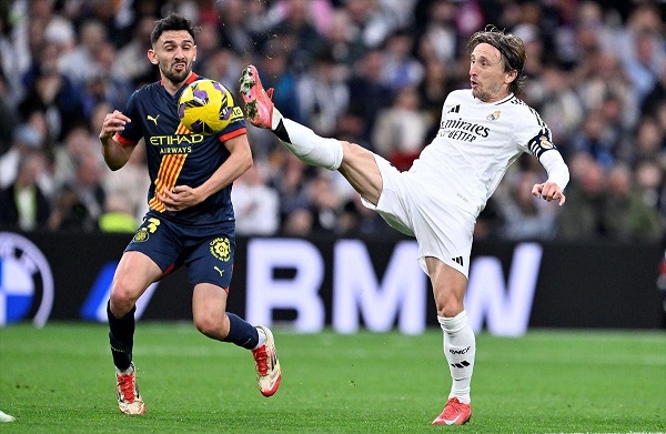 Luka Modrić underskrev en kontrakt med Real Madrid igen